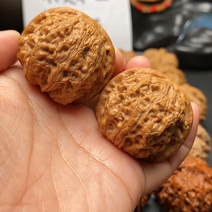 文玩核桃吊坠血麒麟39尺