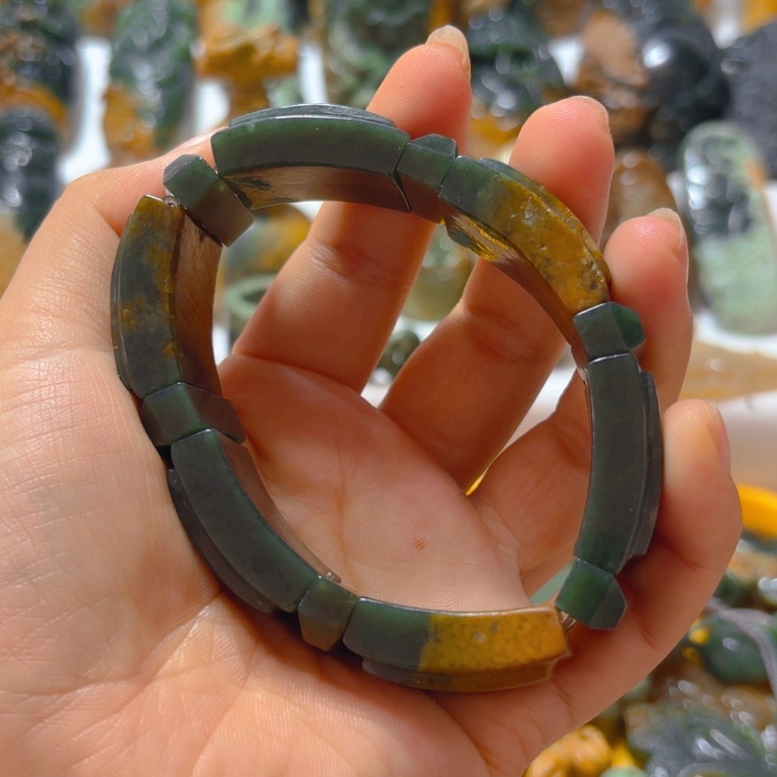 岫岩河磨玉（透闪石质玉）挂件未镶嵌