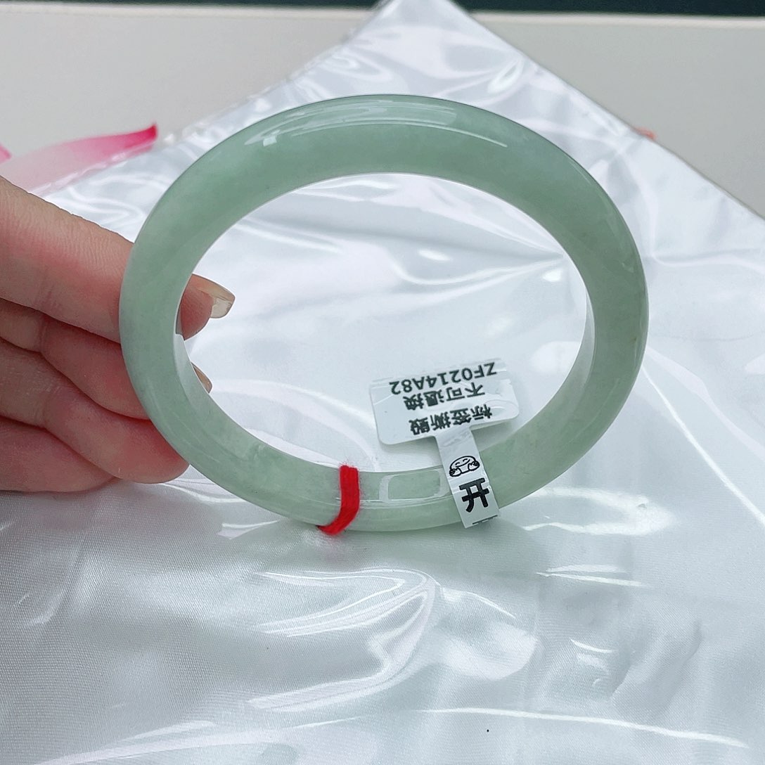 翡翠手镯未镶嵌正59