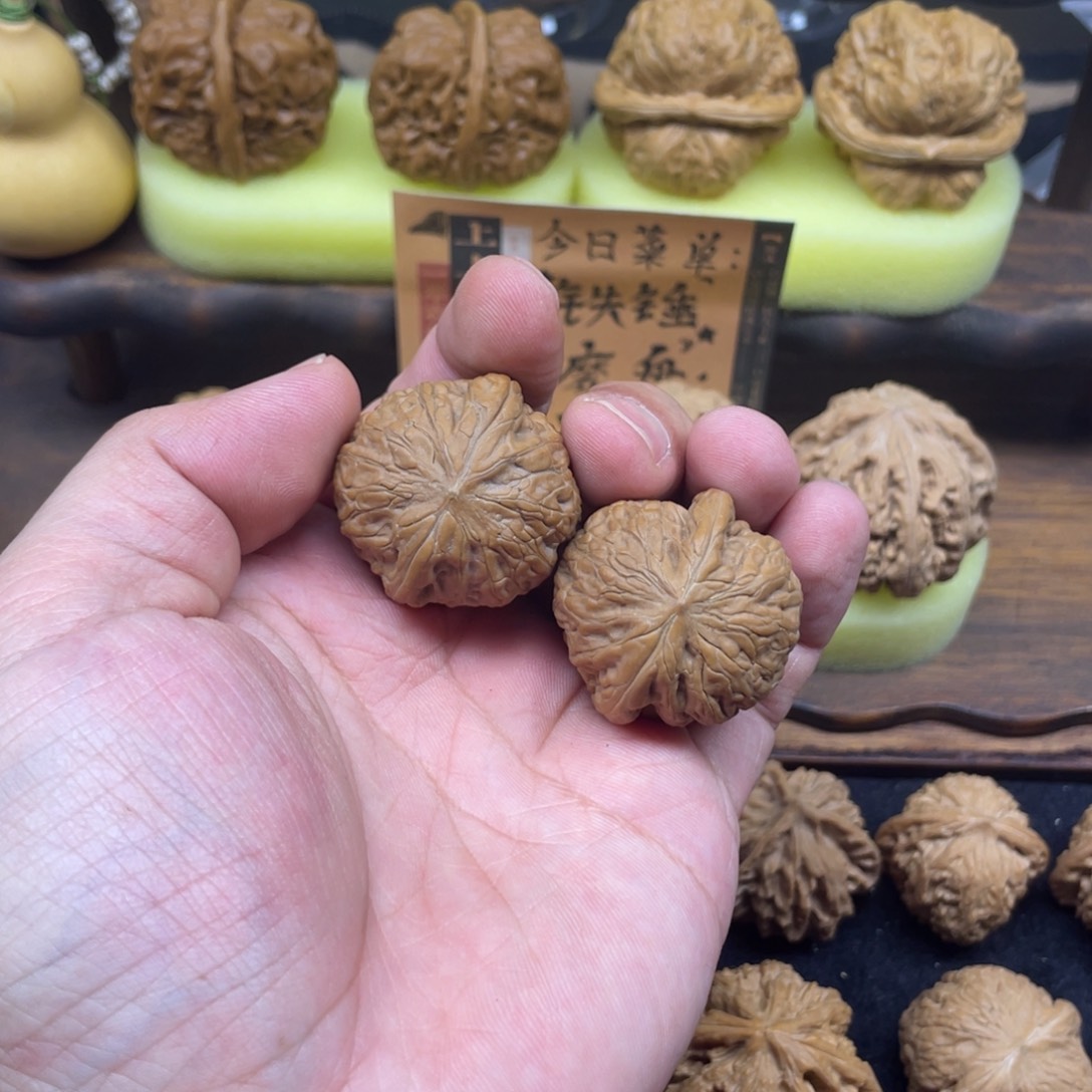 文玩核桃吊坠铁锤