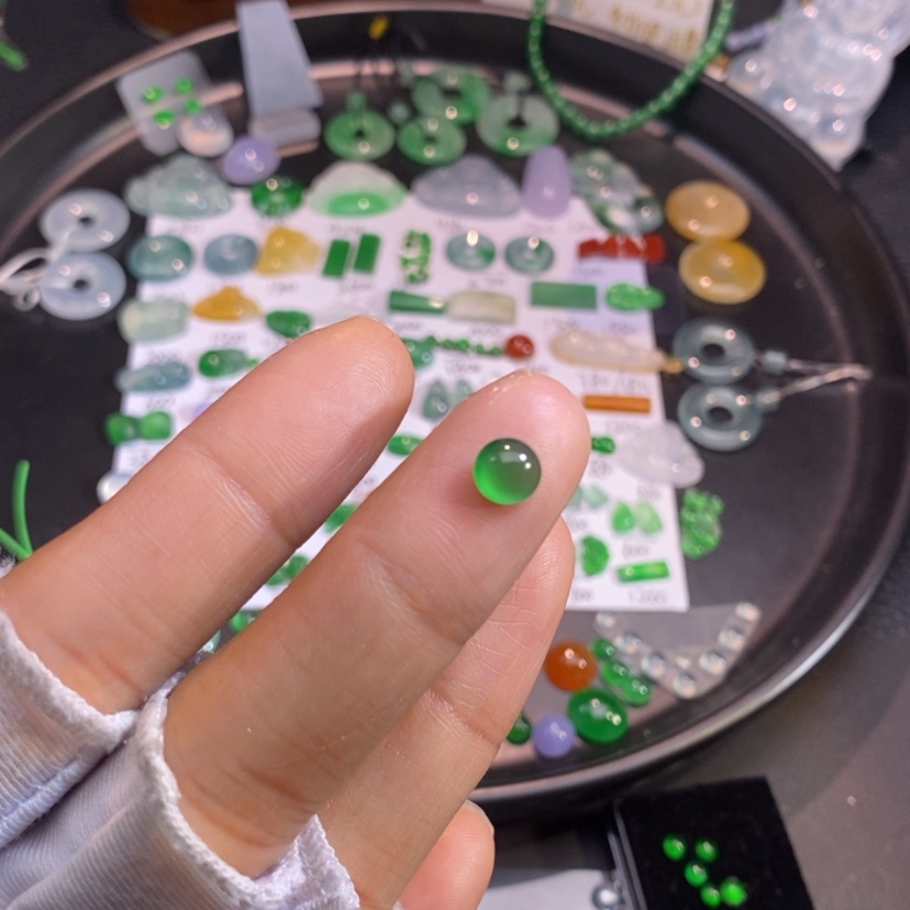 【闪购商品】翡翠挂件未镶嵌蛋