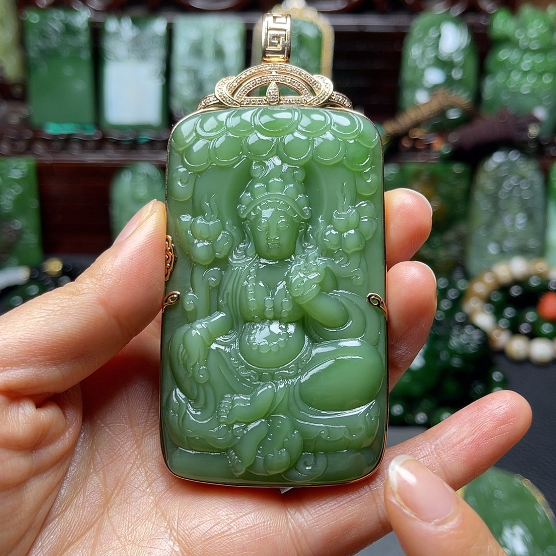 s***哥和田玉未镶嵌颈饰