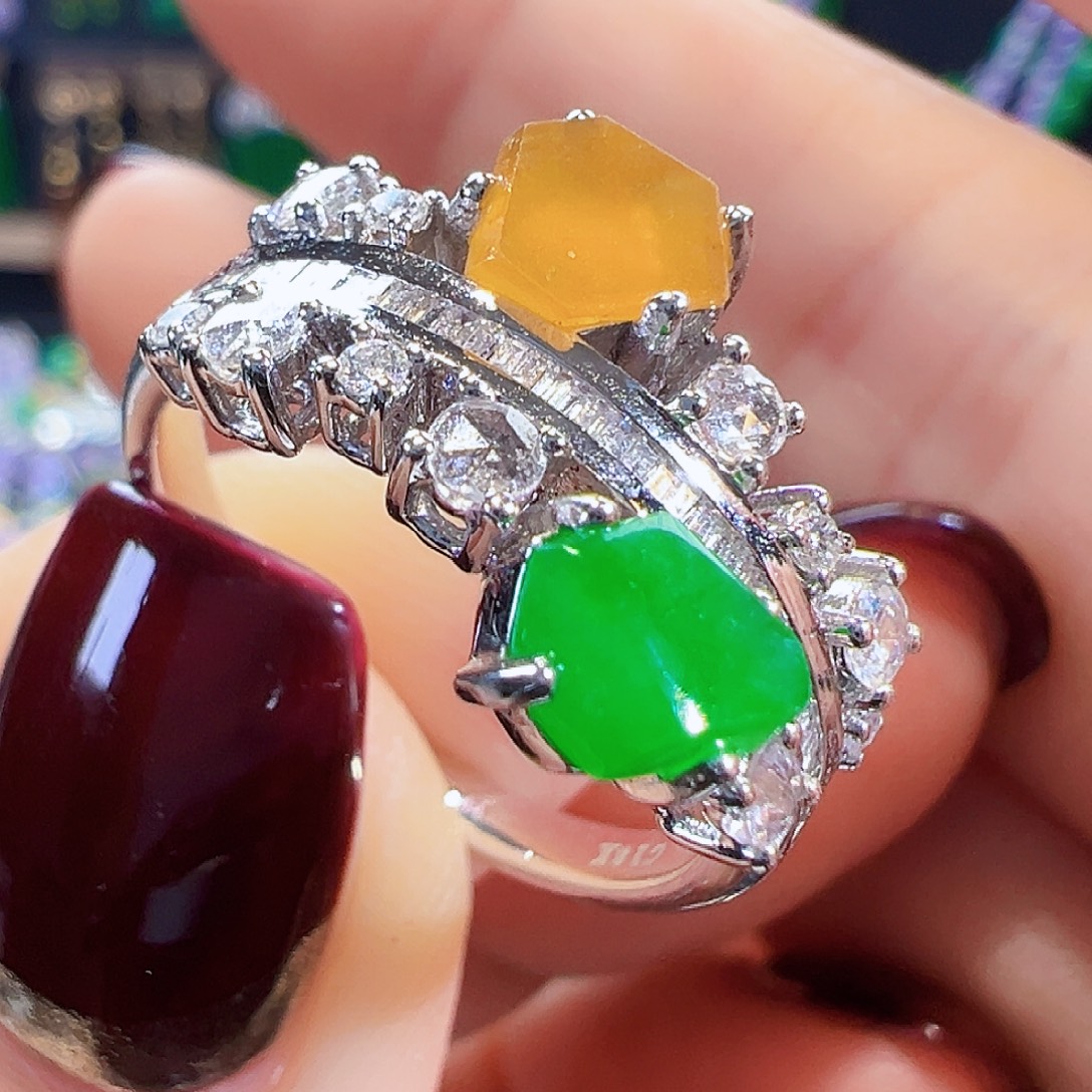 翡翠18K金镶嵌戒指签收后24小时鉴赏期