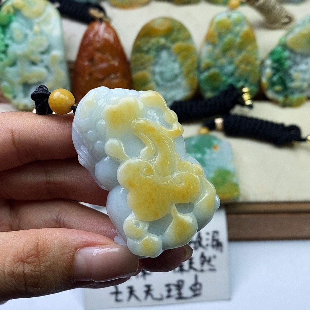 翡翠未镶嵌颈饰翡翠