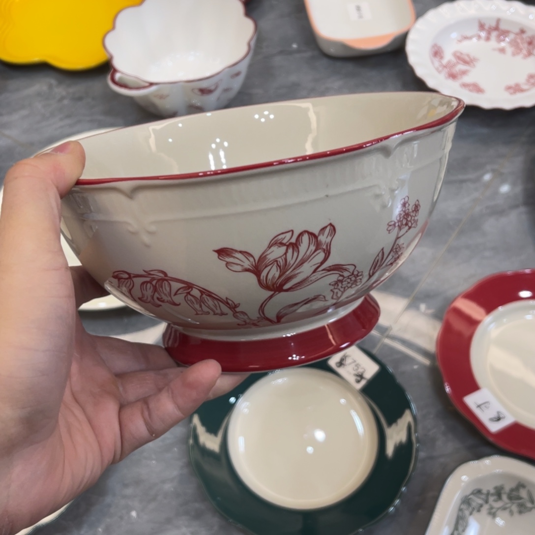 陶瓷微瑕餐具介意勿拍，满18飞！