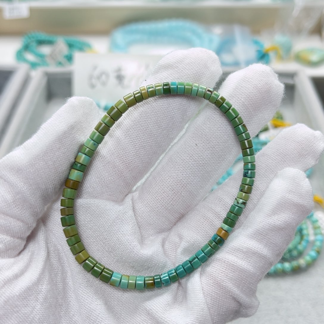 绿松石绿松石未镶嵌