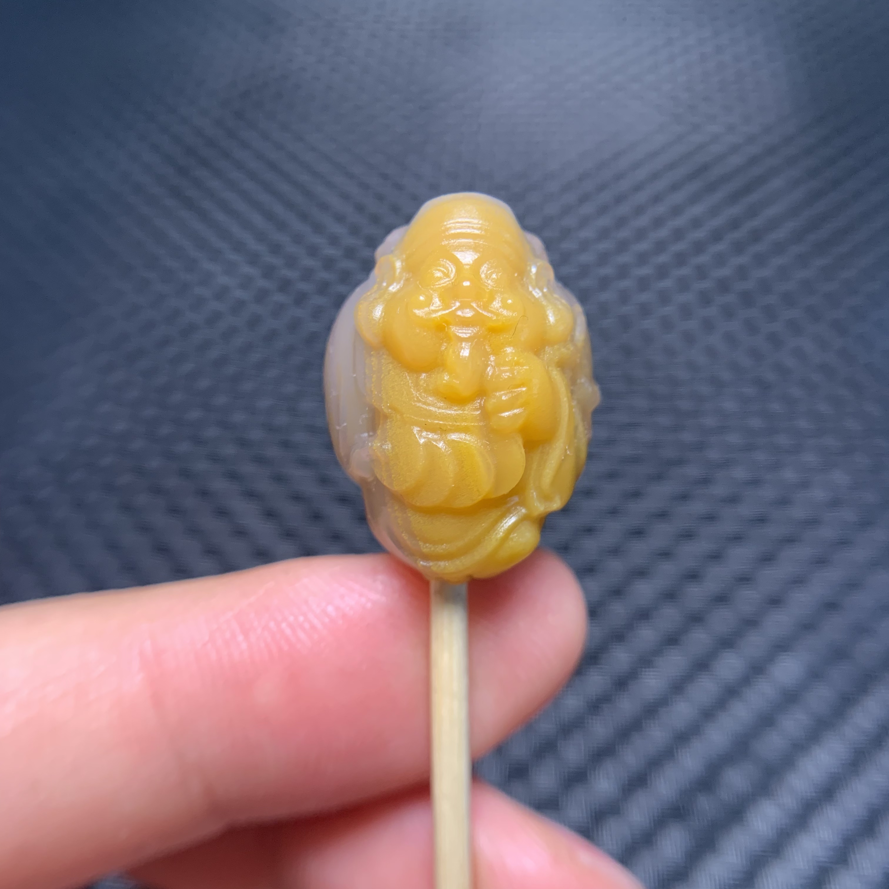 战国红文财神吊坠背云