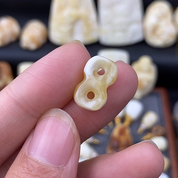 琥珀未镶嵌裸石8字环三通侧挂