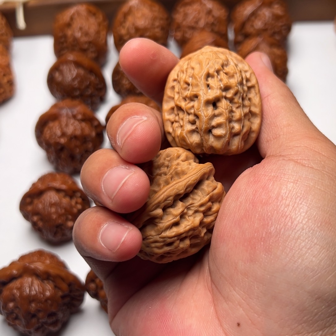 文玩核桃把件嗯*～霸王