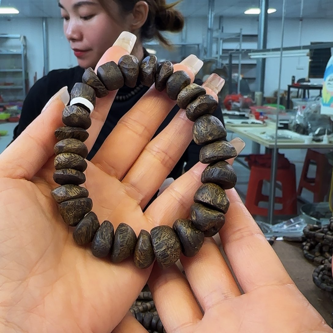 沉香手串多样性发货1条流油王沉水1424