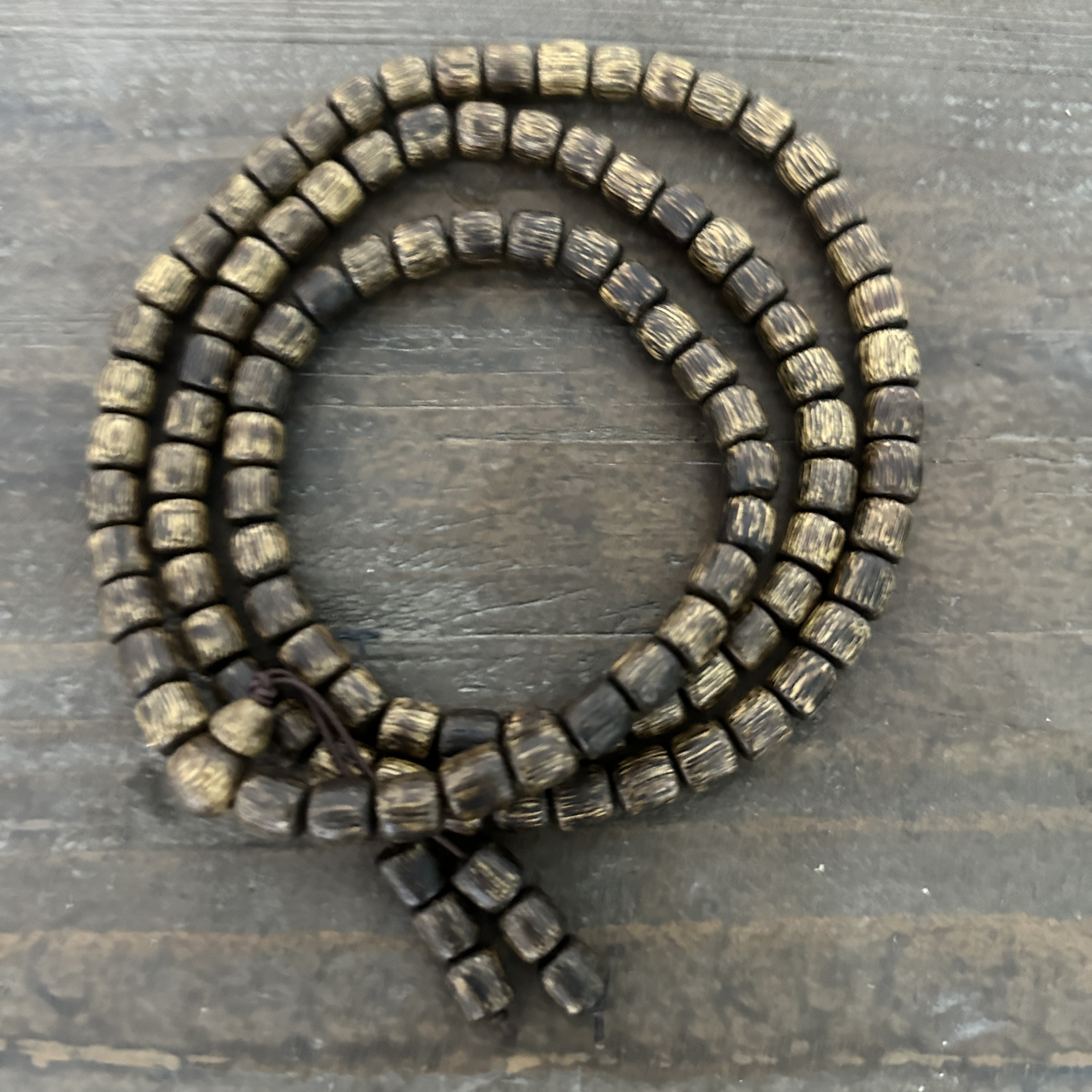 增香沉香木MJW0759精品手串（配礼盒）