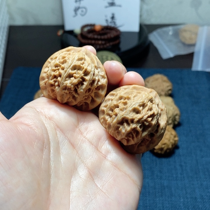 桃核吊坠宫灯狮子头39