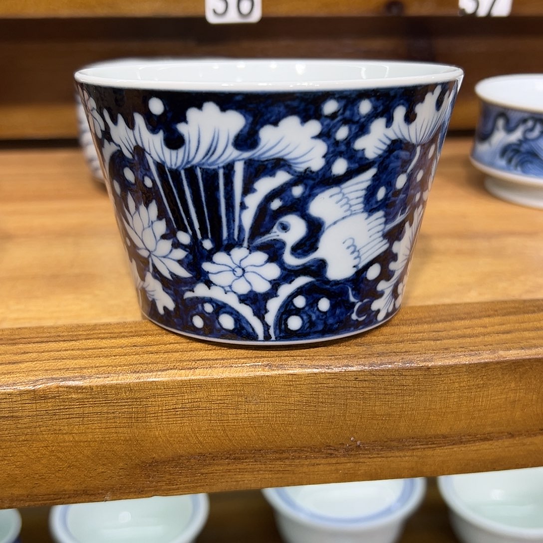 叛***象青花手工一路连科品茗杯