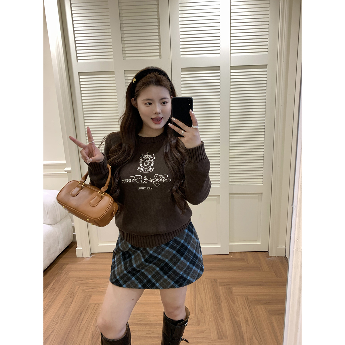 王葡萄微胖mm白色刺绣圆领毛衣女秋冬新款慵懒风百搭针织衫DM1461