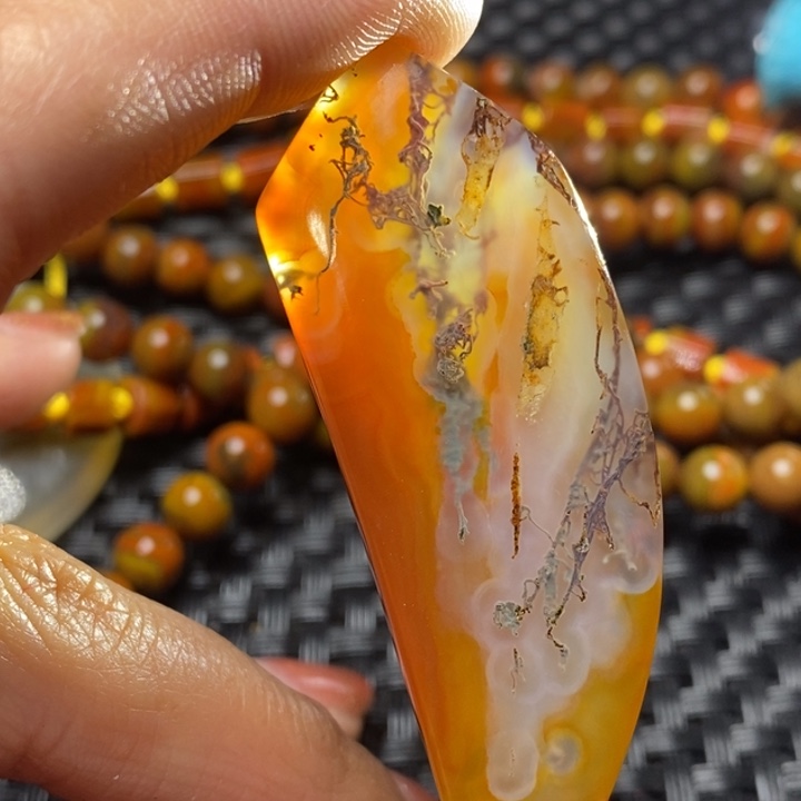 玛瑙/玉髓颈饰未镶嵌