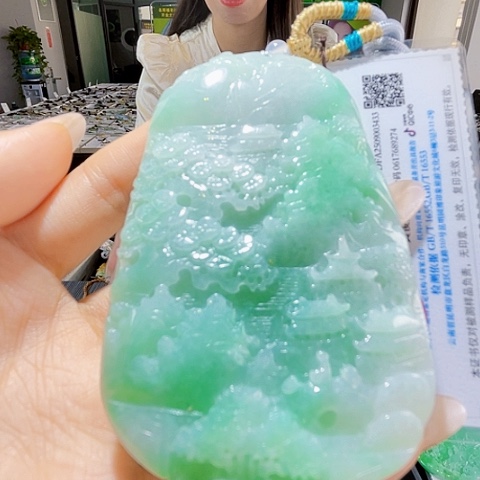 颈饰未镶嵌翡翠一个