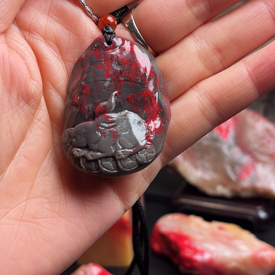 昌化石其他鸡血石挂件