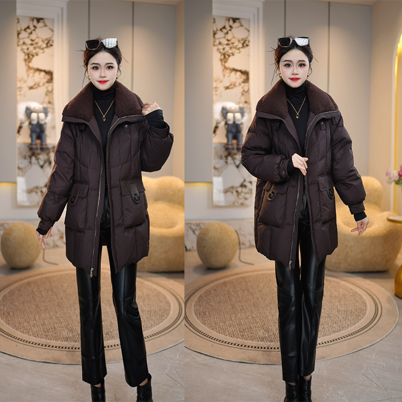 时尚气质保暖90绒女2024年冬季新款白鸭绒短款极寒系列羽绒服