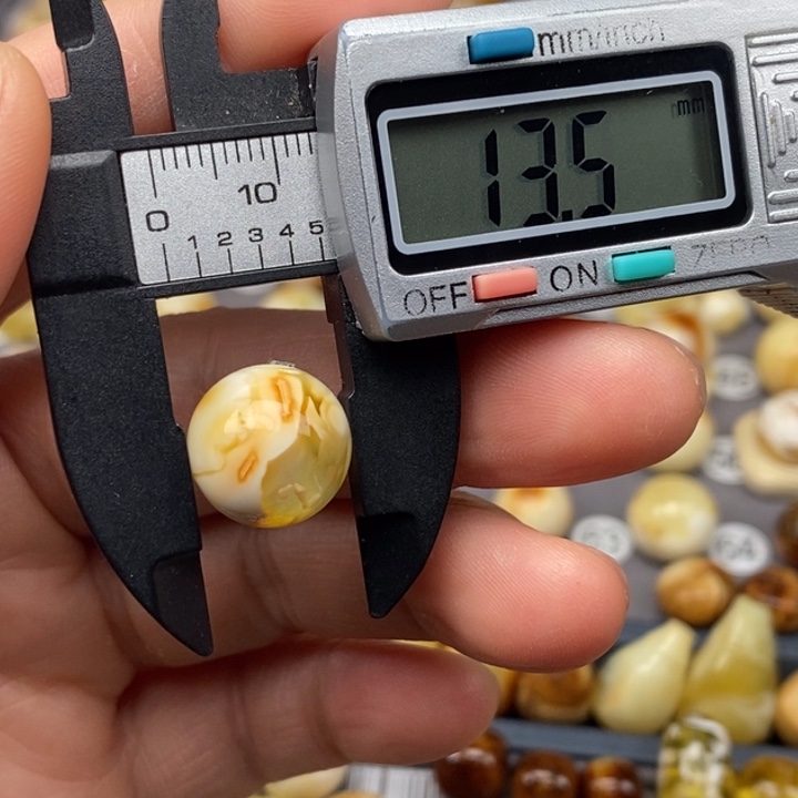 未镶嵌蜜蜡珠宝奇石