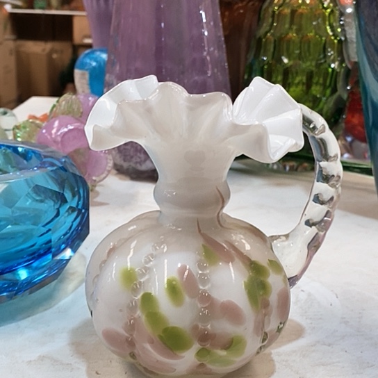 琉璃花瓶高13厘米口径2厘米