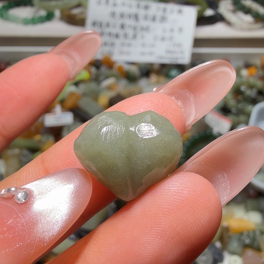 和田玉未镶嵌珠宝奇石