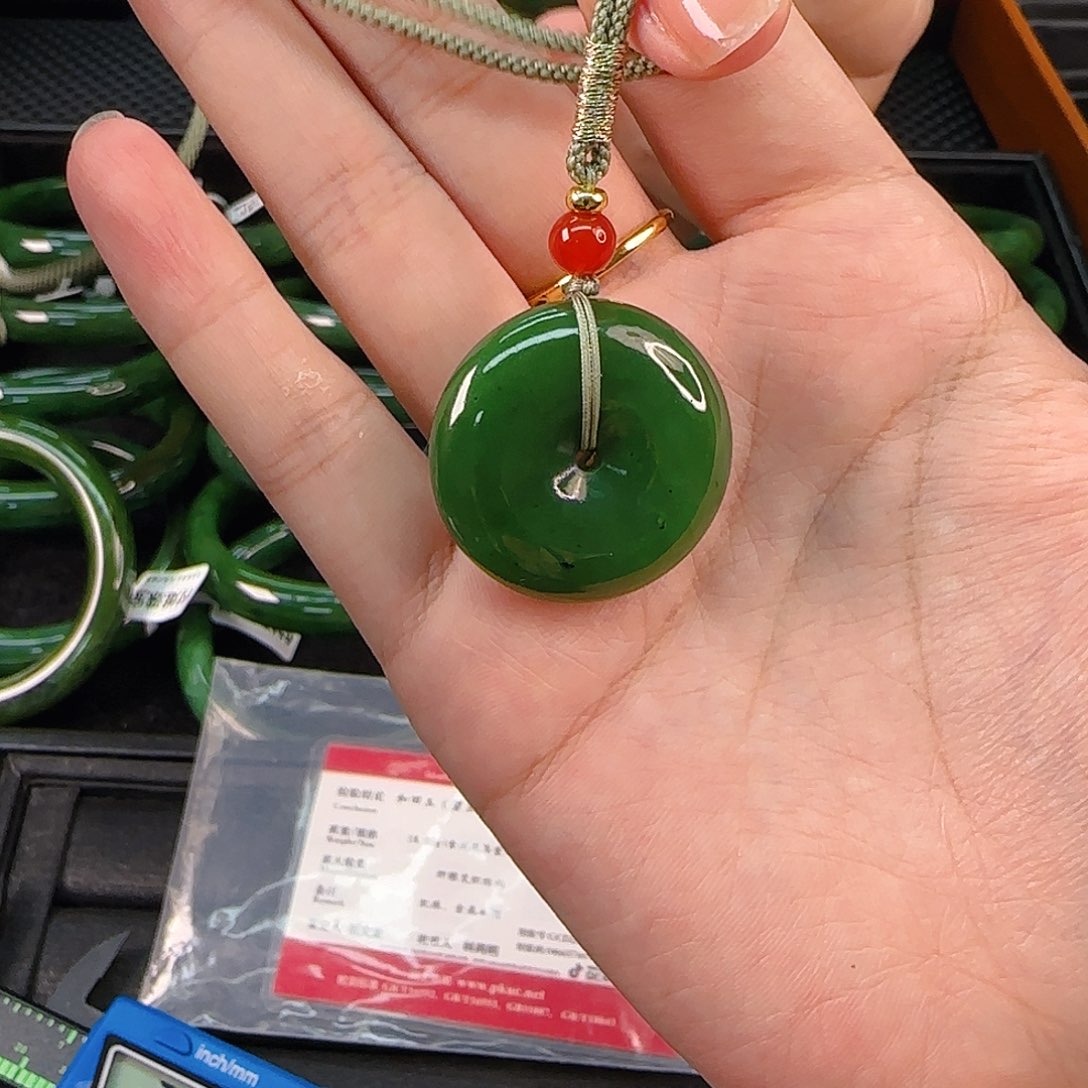 颈饰未镶嵌和田玉碧玉平安扣