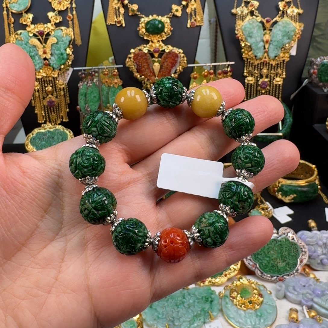 翡翠未镶嵌颈饰老料手串 炸价