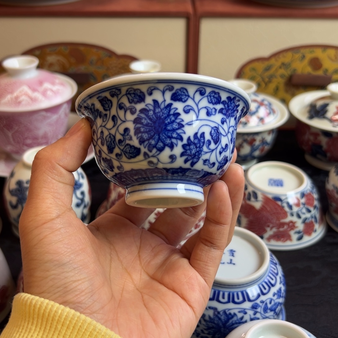 柴窑手绘缠枝莲小压手