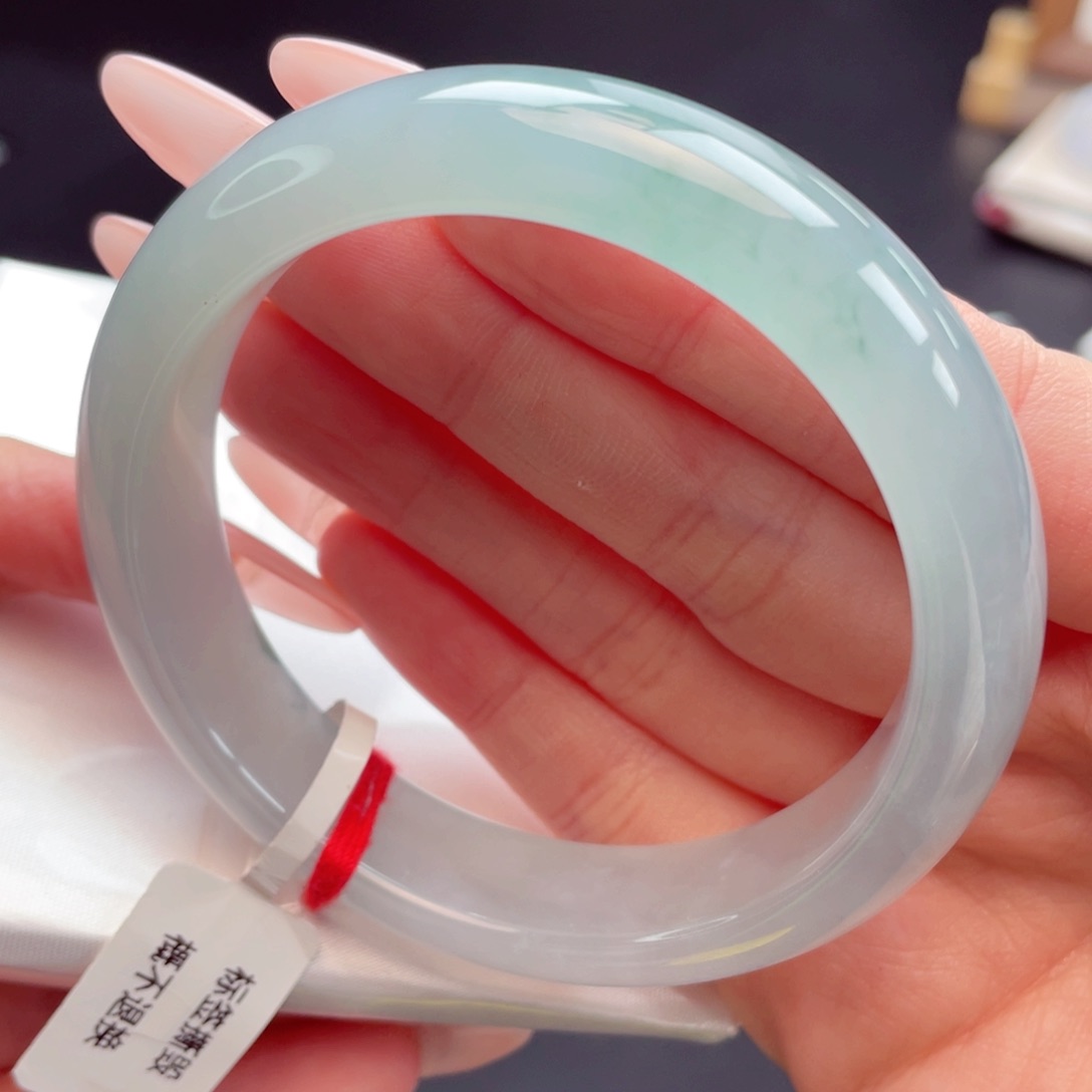 翡翠未镶嵌手镯55.8清蓝水 清透水润 泛光感 闭眼入20