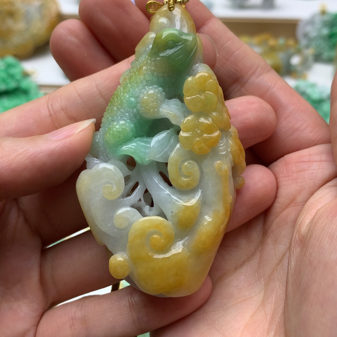 翡翠未镶嵌颈饰翡翠