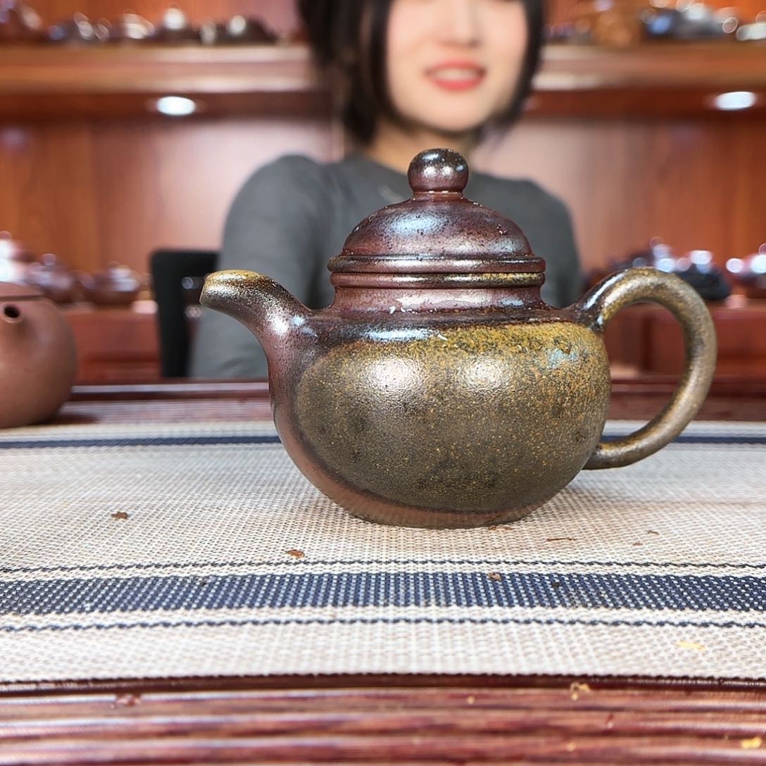 紫砂茶壶一壶李一壶李。200c
