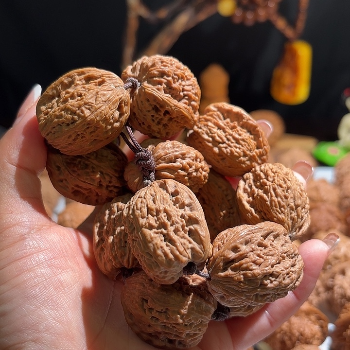 安***门核桃文玩核桃南疆石手持