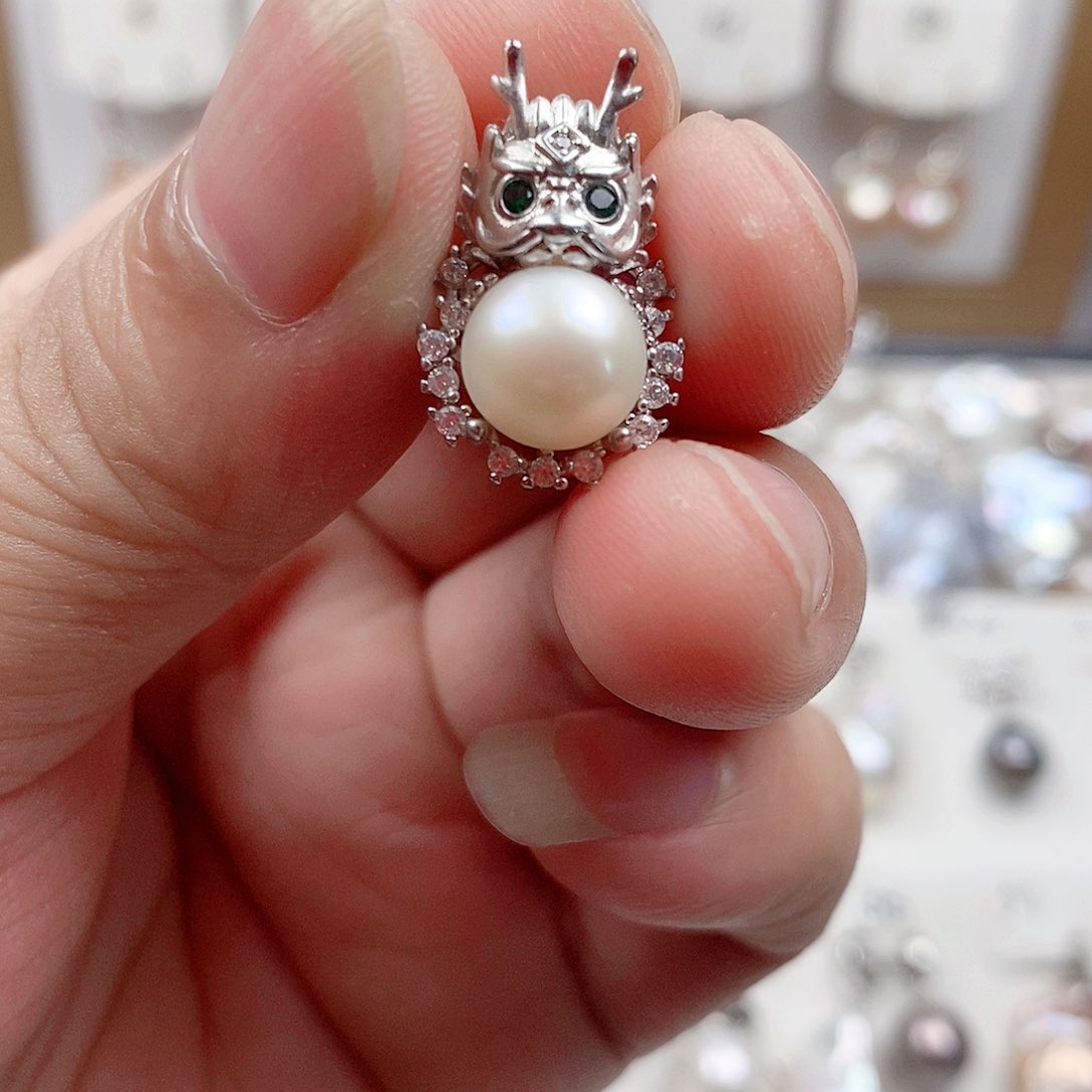 淡水珍珠合金颈饰09