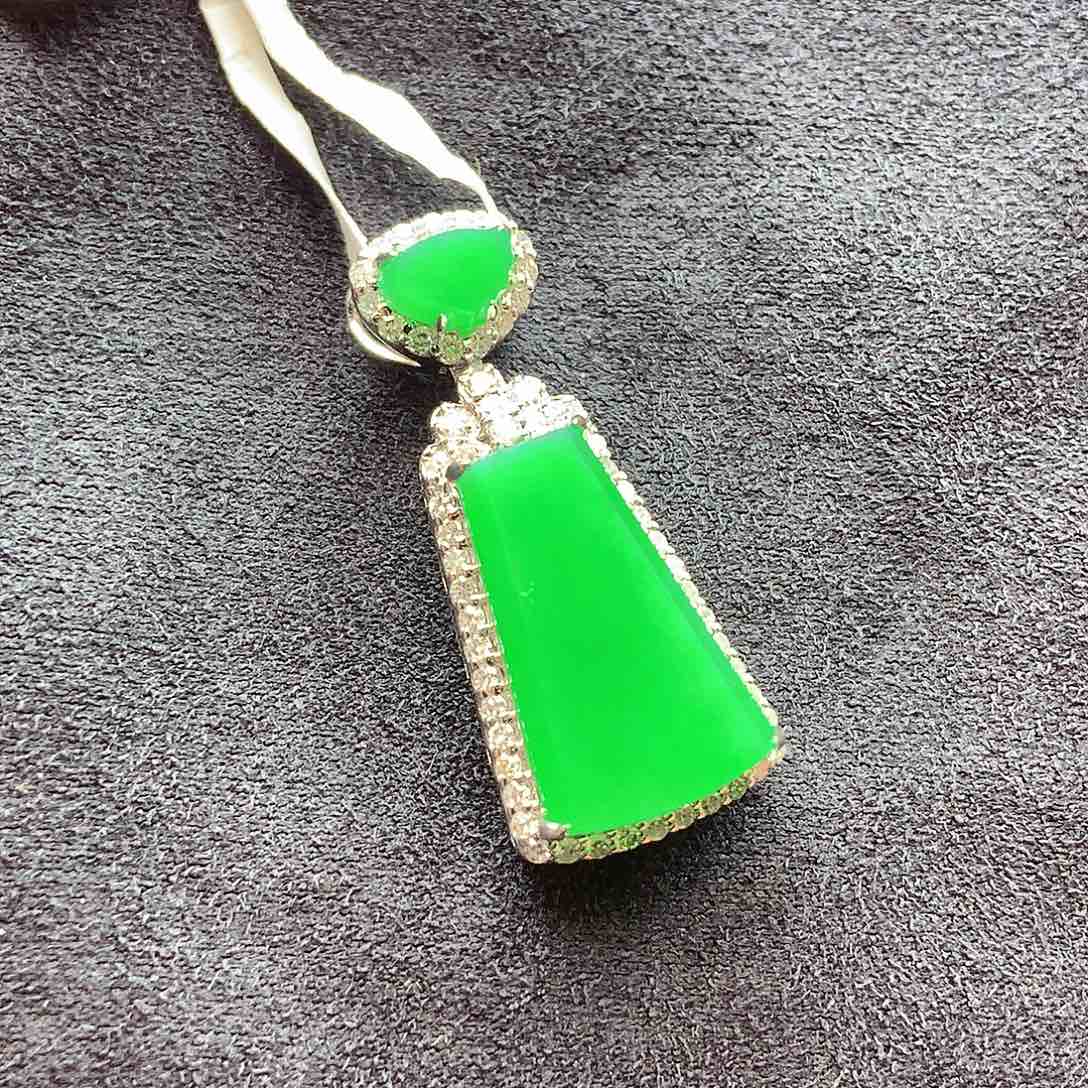 翡翠颈饰18K金镶嵌上新