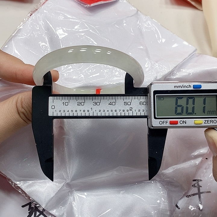 翡翠手镯未镶嵌101 
