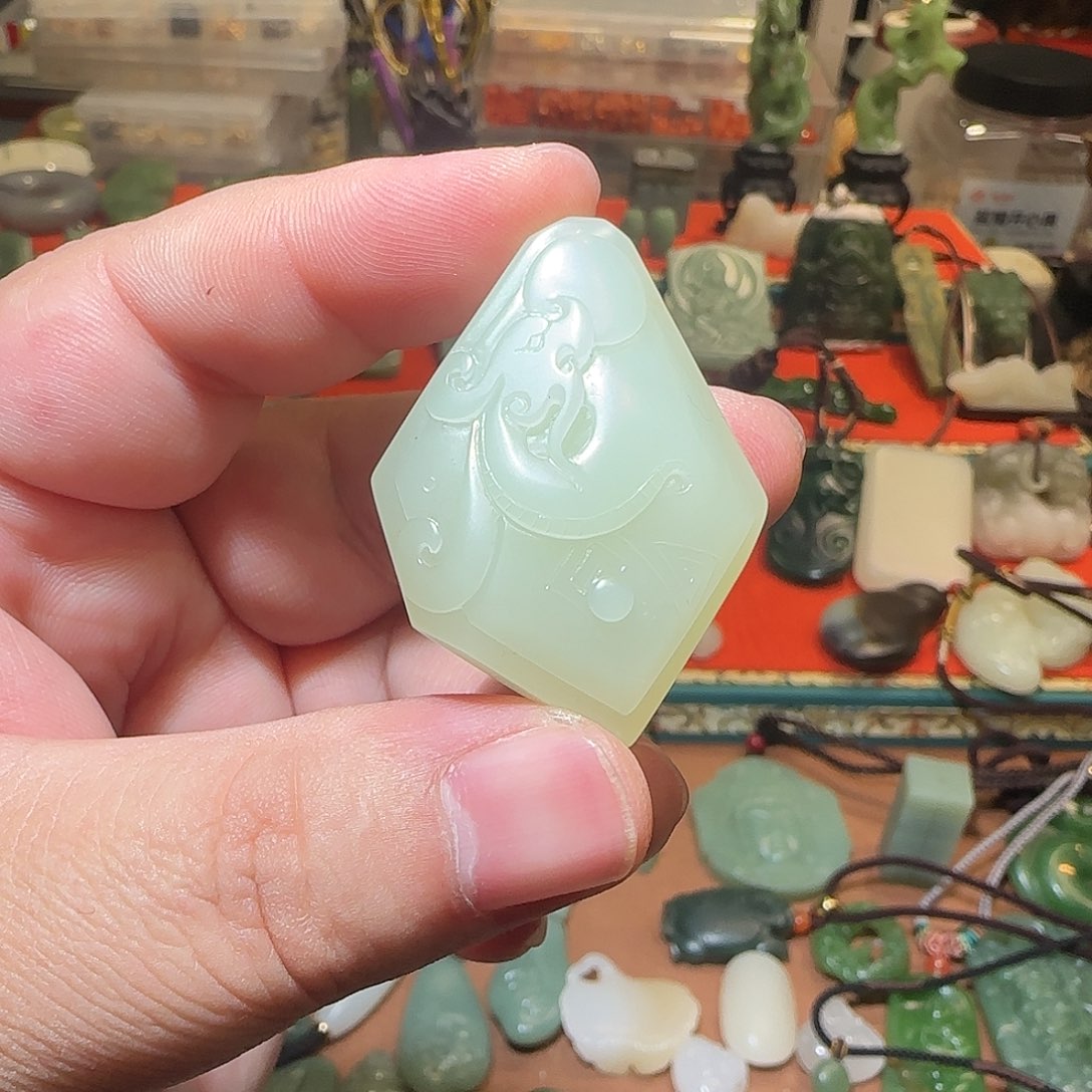 和田玉颈饰未镶嵌