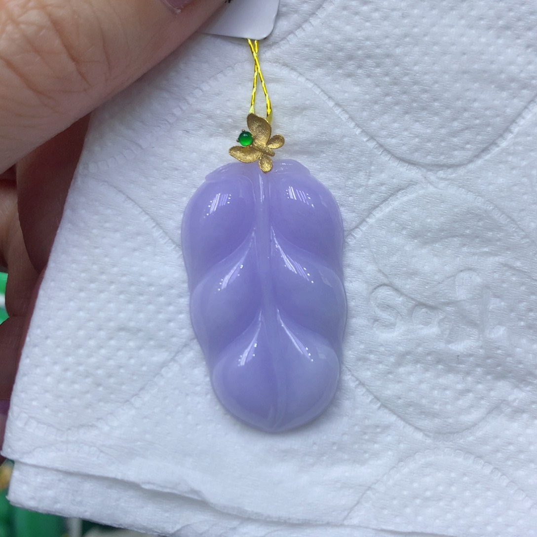 颈饰18K金镶嵌翡翠