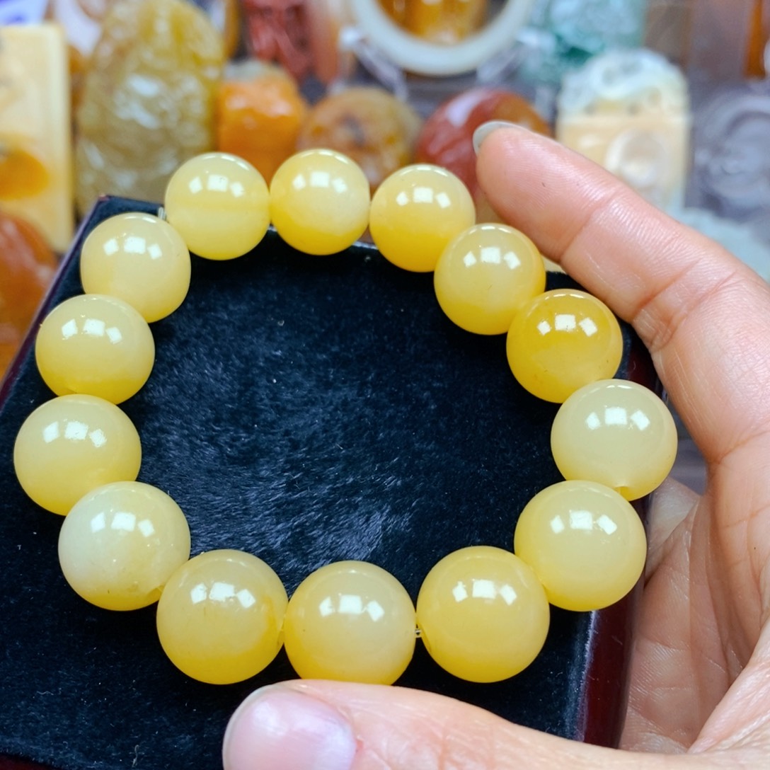 石英质玉（黄龙玉）未镶嵌颈饰