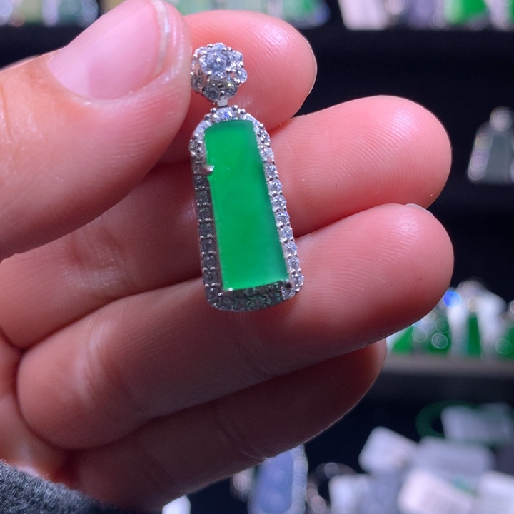 【闪购商品】颈饰银S925镶嵌翡翠天然翡翠