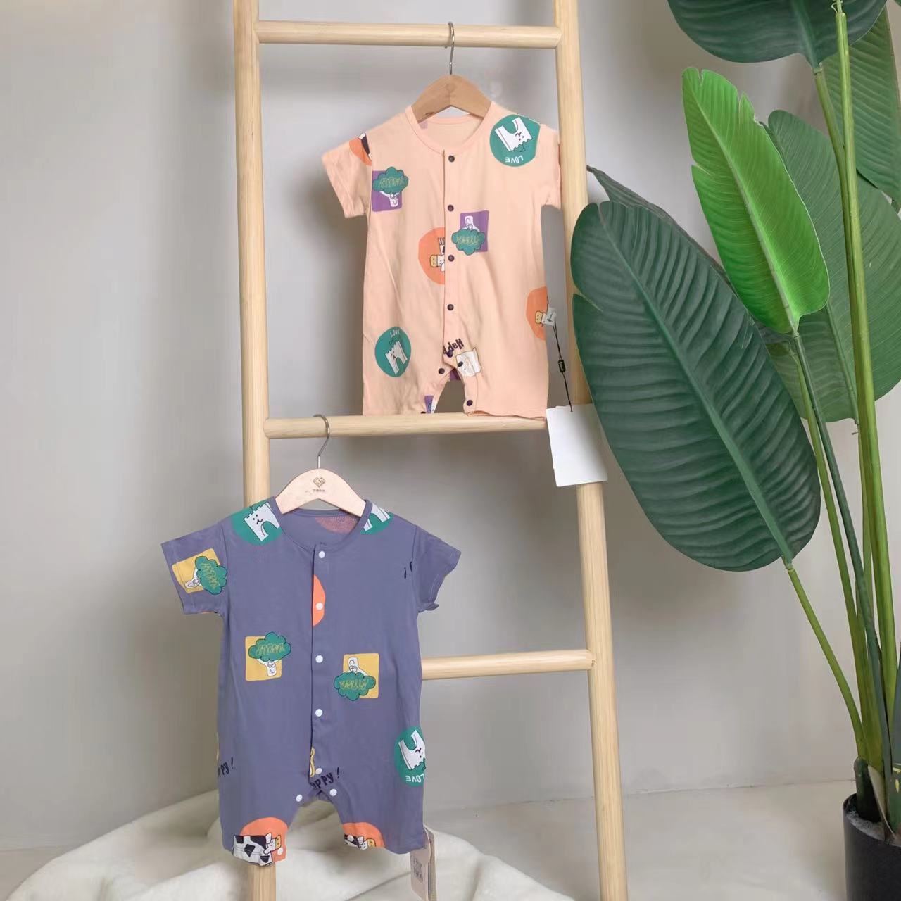 A100-199编码扣号直播间展示连体衣分体童装