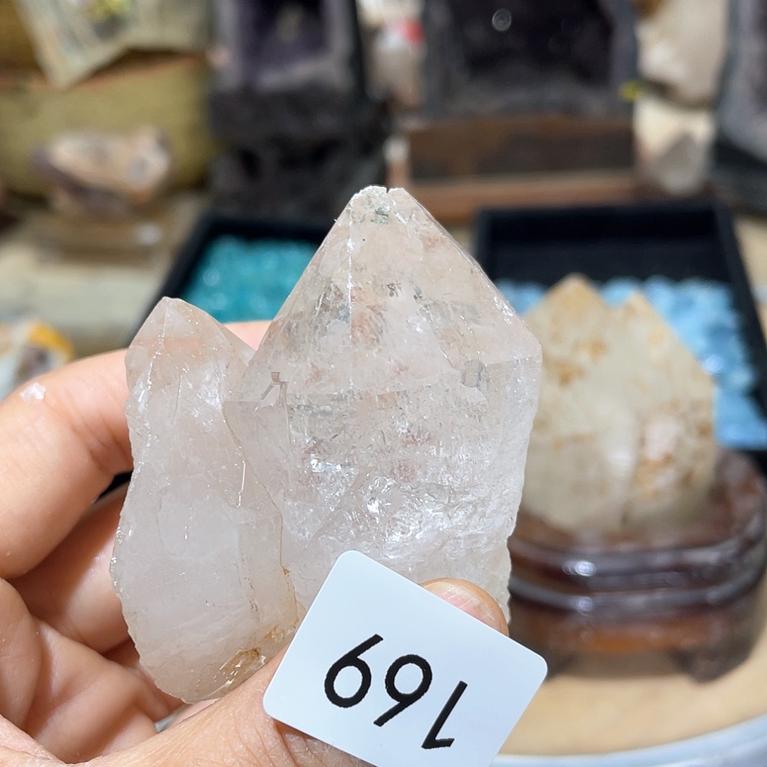 水晶摆件……未镶嵌