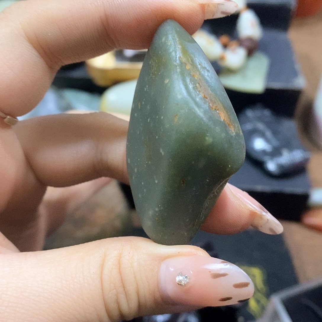 颈饰未镶嵌和田玉（子料）