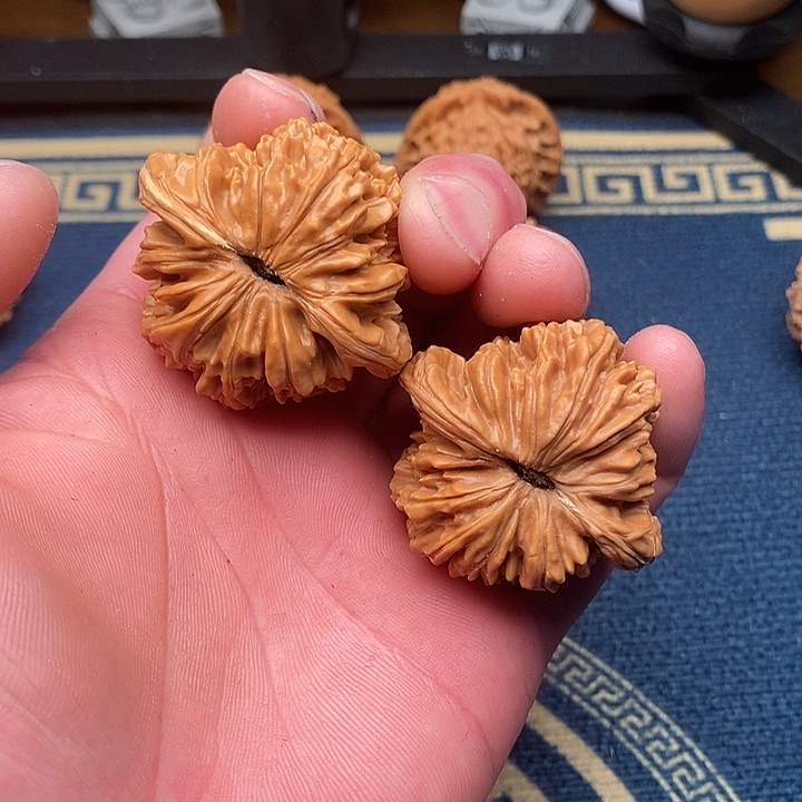 文玩核桃吊坠香**绕楼子44修