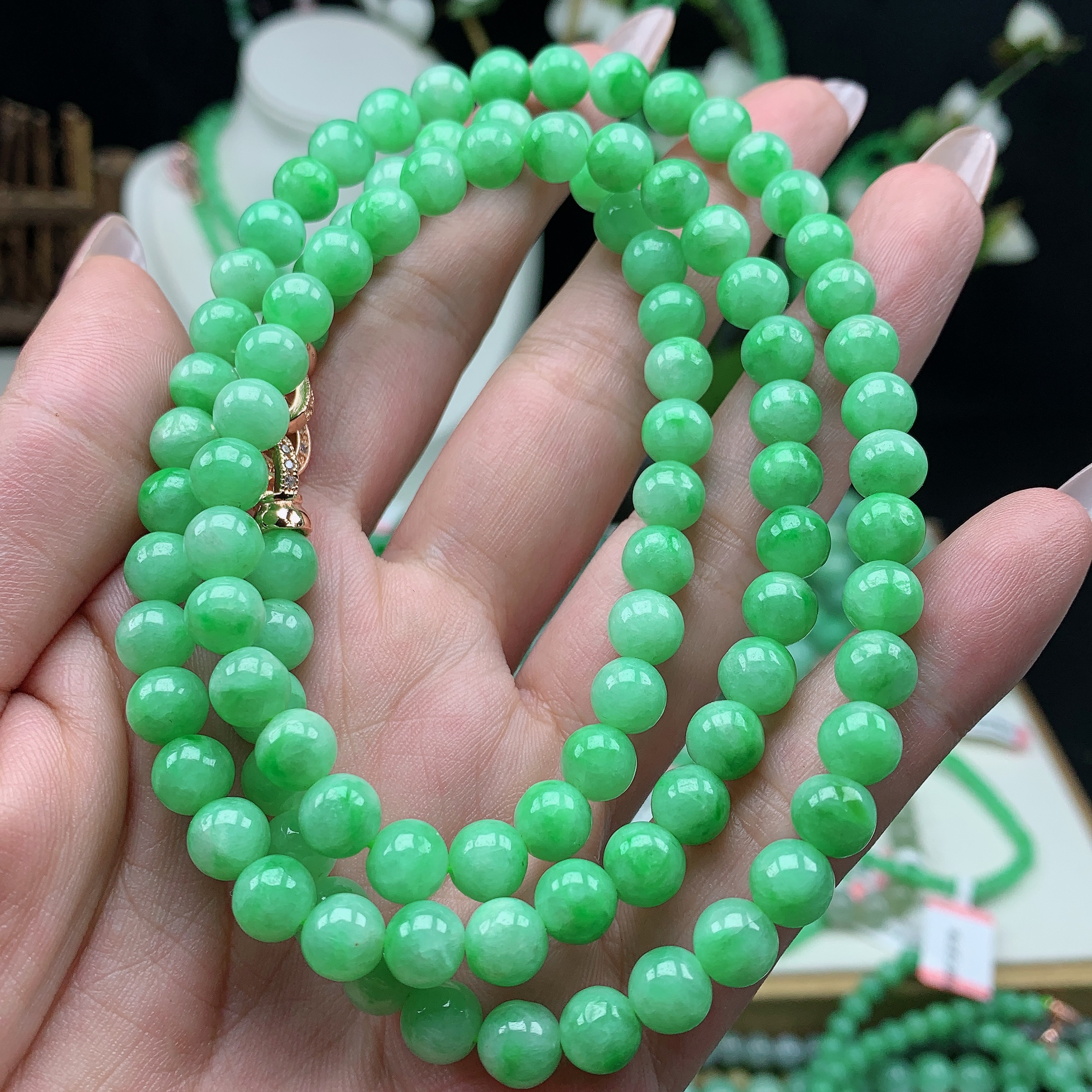 缅甸翡翠a货阳绿项链7.3mm