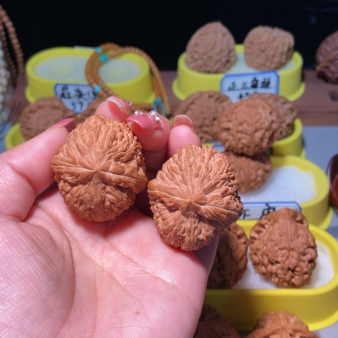 文玩核桃吊坠孤**人蒜头