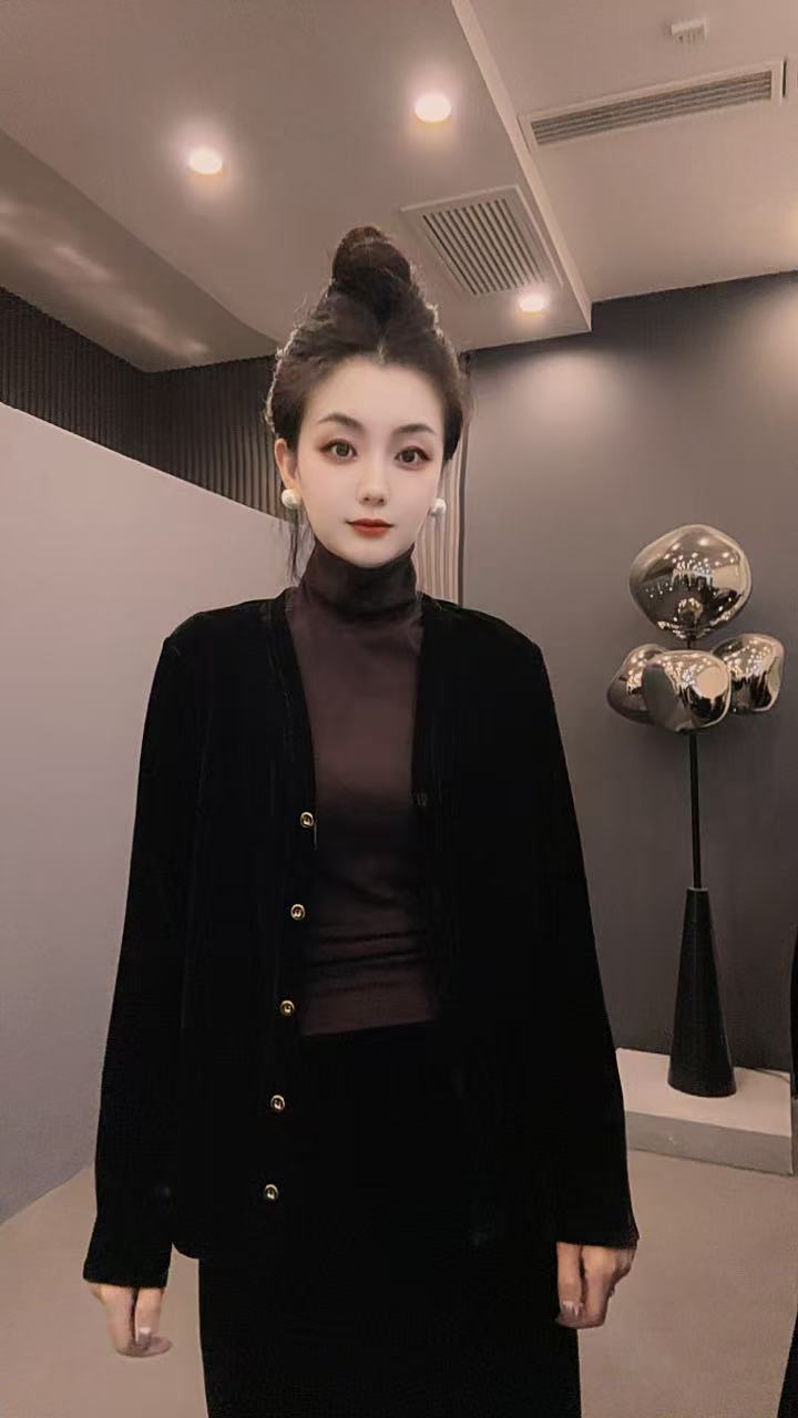 入秋人手一件雅丹V领休闲时尚金丝绒可开扣气质上衣303外套
