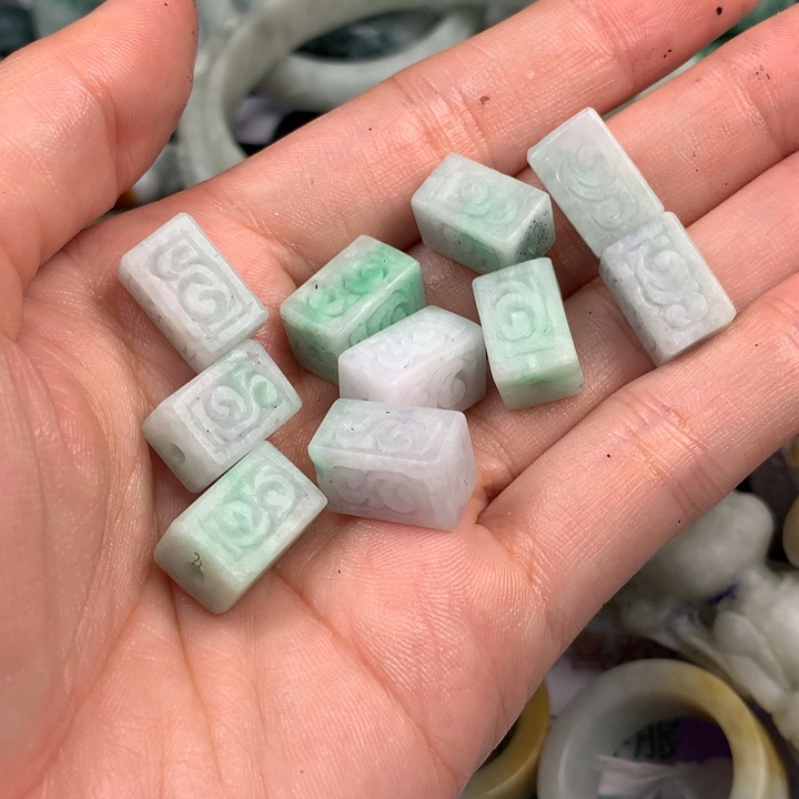 定制翡翠未镶嵌翡翠