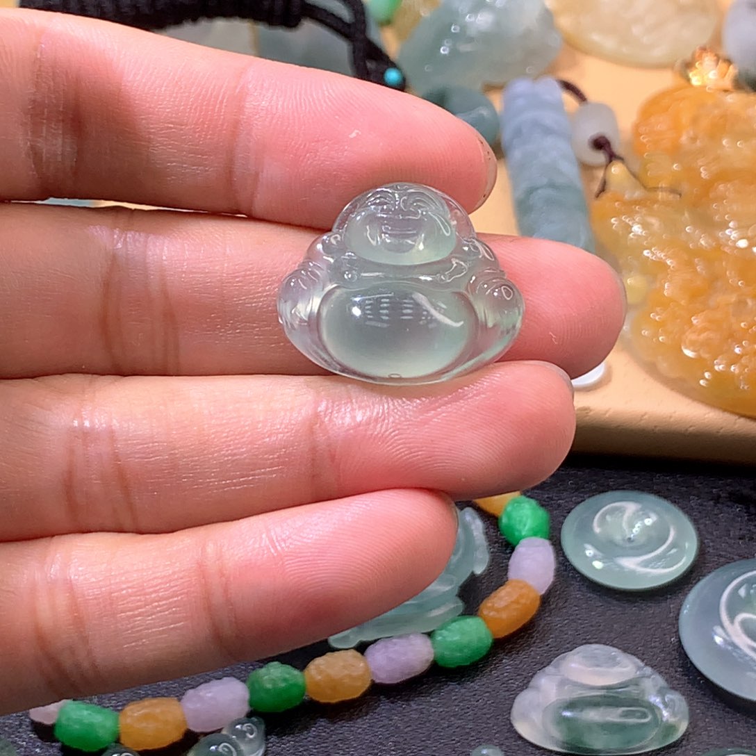 颈饰未镶嵌翡翠挂件