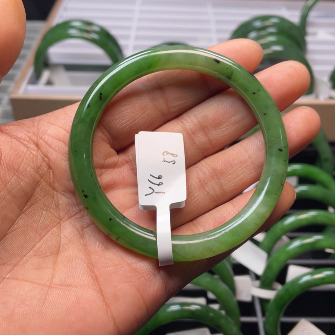 和田玉（碧玉）手镯未镶嵌