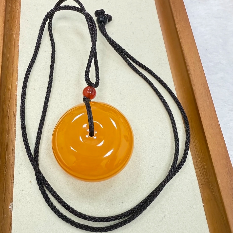 D047蜜糖红精致小平安扣